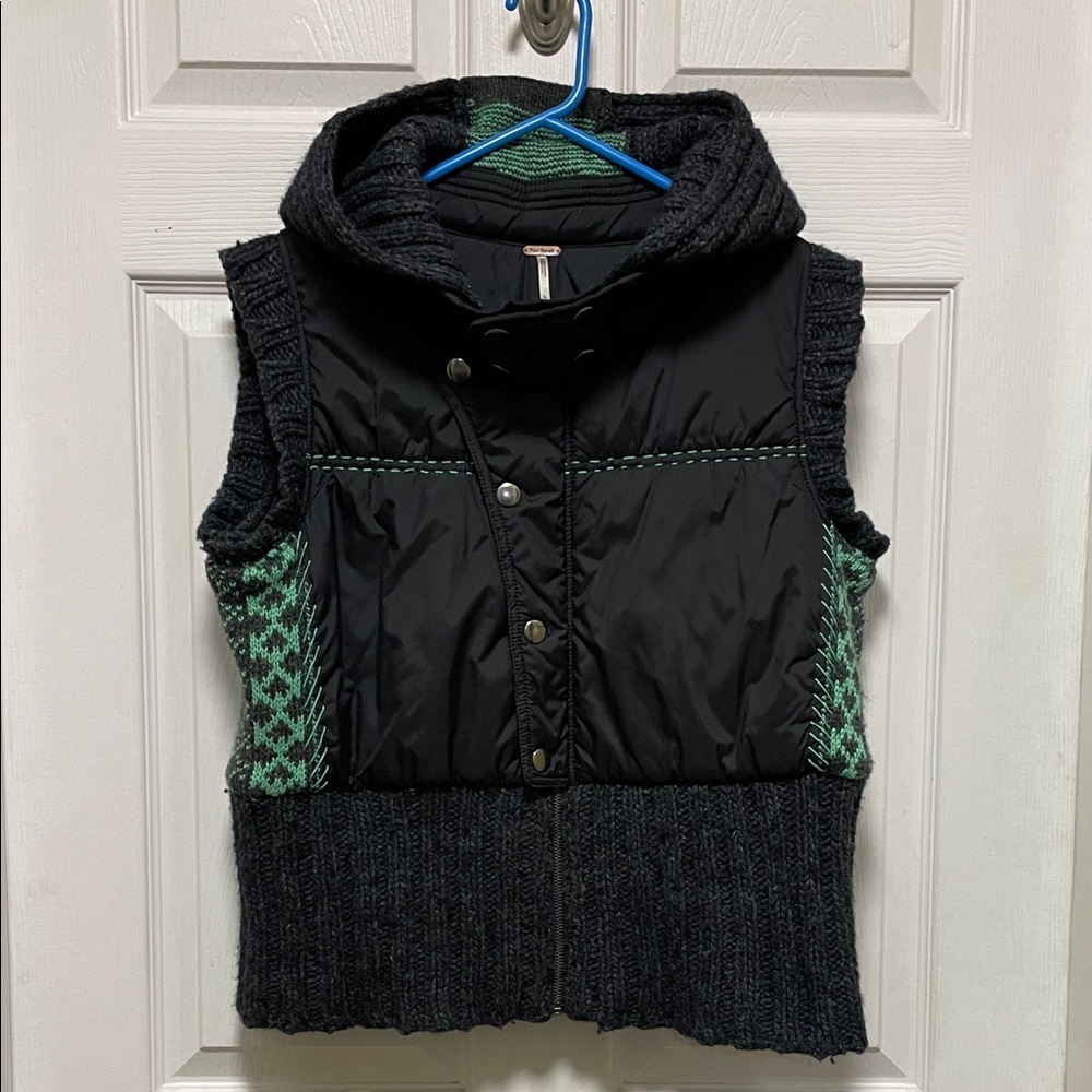 Black & Green Hooded Quilted Knit Vest